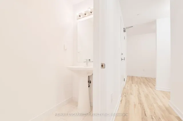 Additional image 23 of 460 DUNDAS St Unit 301