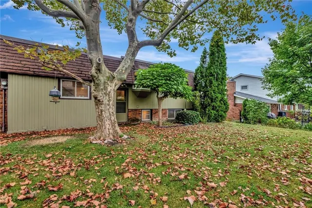 Additional image 38 of 65 MAPLE Dr