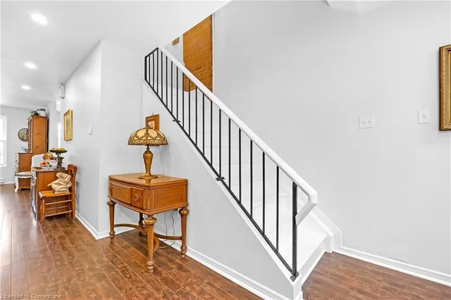 Additional image 16 of 23 Macaulay St Unit 3