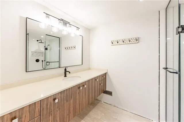 Additional image 23 of 106 OVERDALE Ave