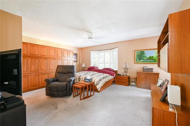 Additional image 17 of 38 LAKEGATE Dr