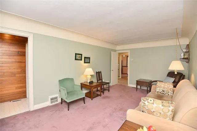 Additional image 7 of 217 GRANT Ave