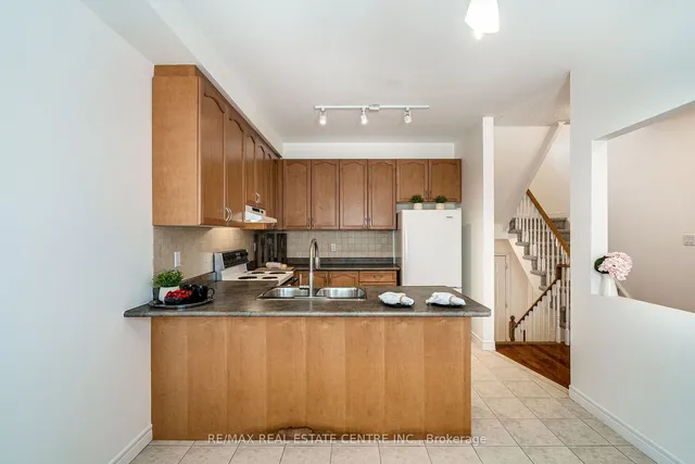 Additional image 23 of 100 Beddoe Dr Unit 7