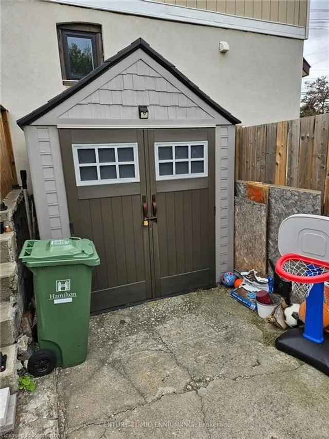 Additional image 3 of 424 Upper Wentworth St