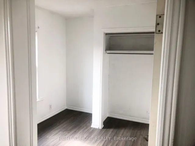 Additional image 25 of 24 Spadina Ave