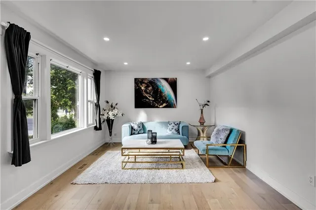 Additional image 6 of 1 ATHENS St