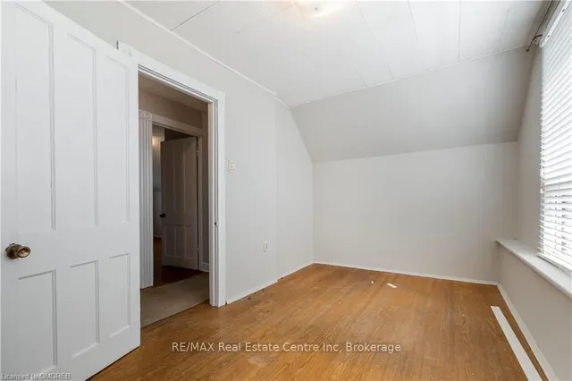 Additional image 18 of 40 GREIG St