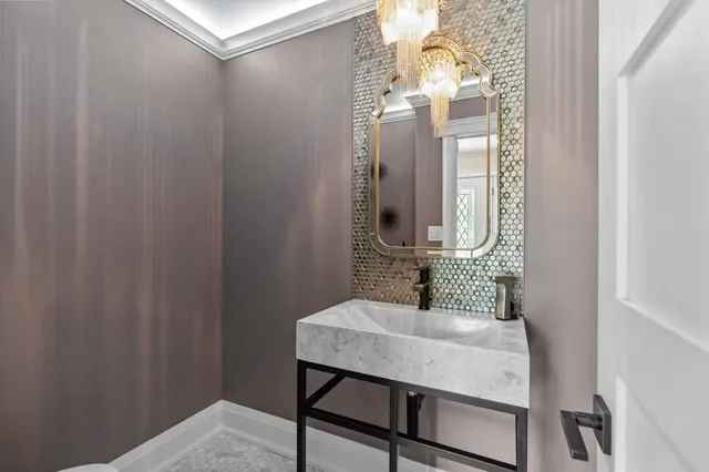 Additional image 26 of 851 WESTOVER Rd