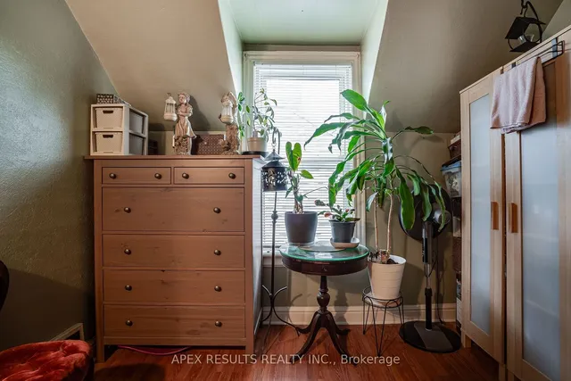 Additional image 16 of 52 Mayflower Ave