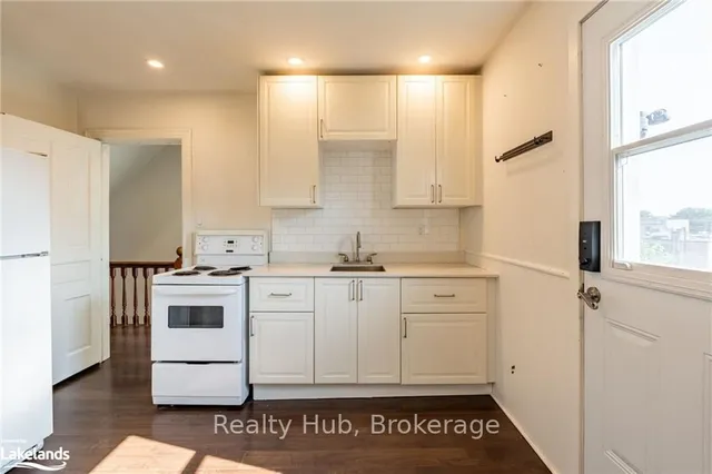 Additional image 36 of 162 AVONDALE St