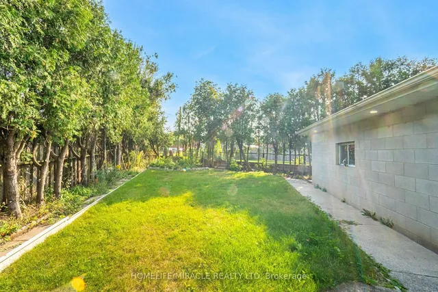 Additional image 38 of 79 CASTLEFIELD Dr