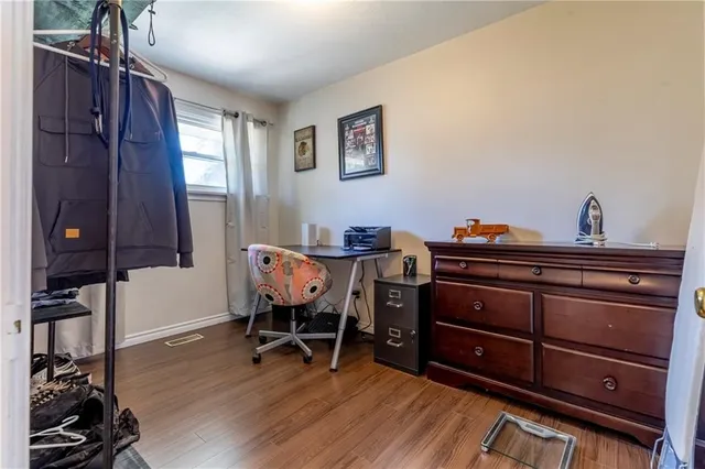 Additional image 14 of 44 SANDALWOOD Ave