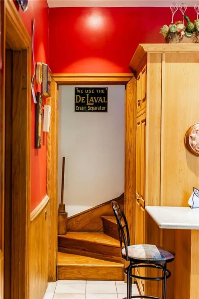 Additional image 18 of 80 STANLEY Ave