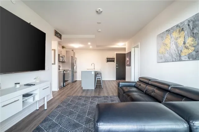 Additional image 17 of 2750 KING St Unit 203