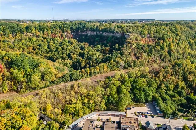 Additional image 35 of 2 JAMES St