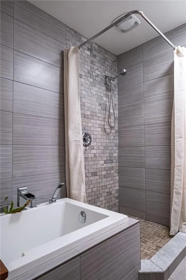 Additional image 30 of 187 CAROLINE St