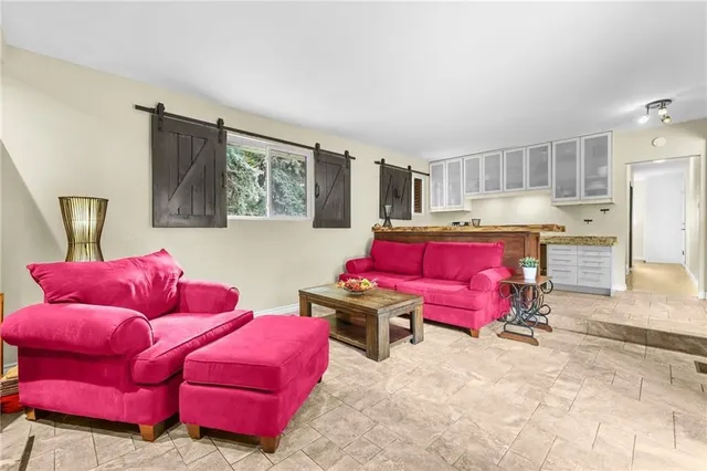 Additional image 14 of 711 RIDGE Rd