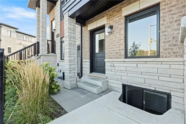 Additional image 5 of 590 NORTH SERVICE Rd Unit 29