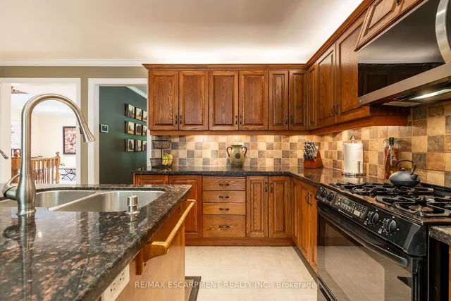 Additional image 11 of 47 Woodend Dr