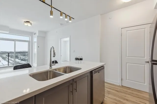 Additional image 12 of 450 Dundas St Unit 1001