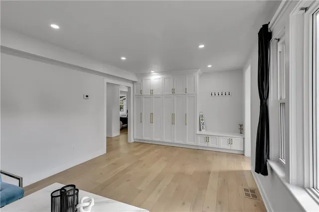 Additional image 8 of 1 ATHENS St