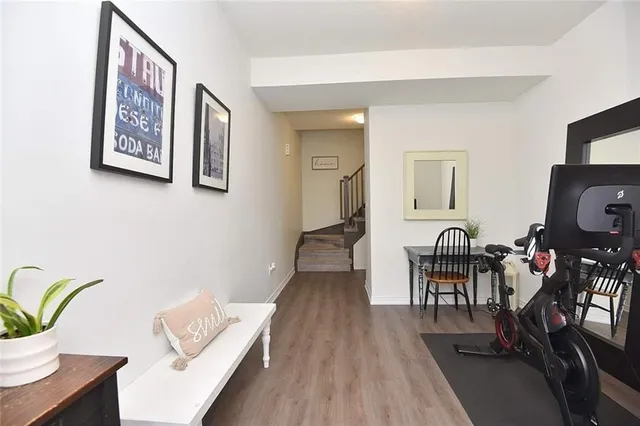 Additional image 6 of 8 SHARP Dr