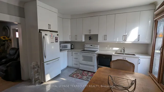 Additional image 21 of 24 Cheever St