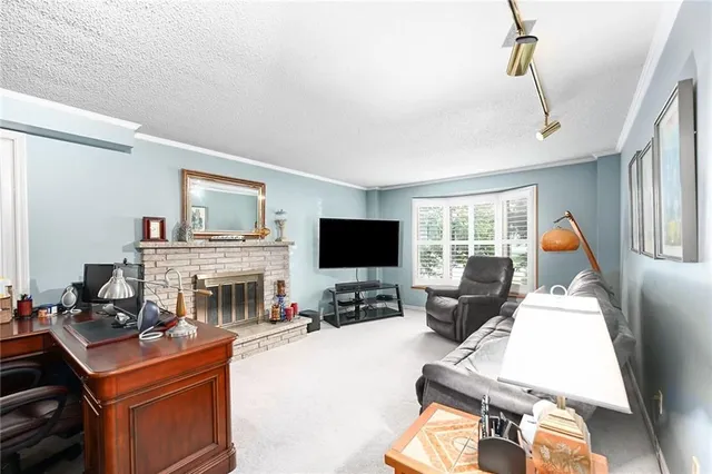 Additional image 27 of 38 LAKEGATE Dr