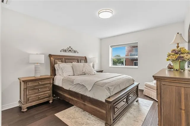 Additional image 20 of 350 CONCESSION St Unit 303