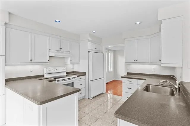 Additional image 12 of 80 STRATHROY Cres