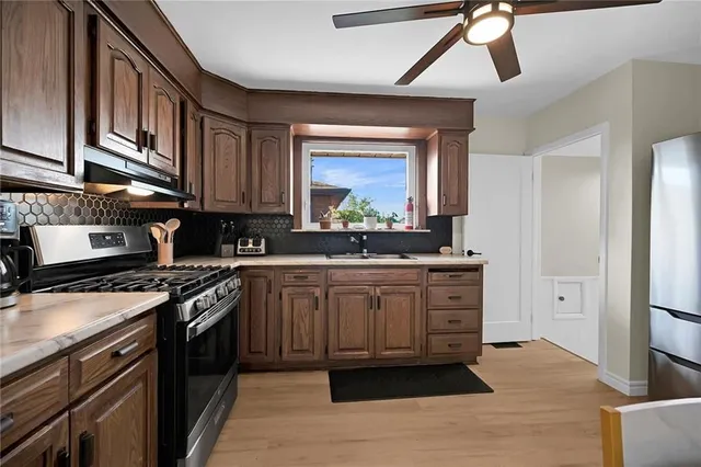 Additional image 14 of 8 LAMPTON Pl