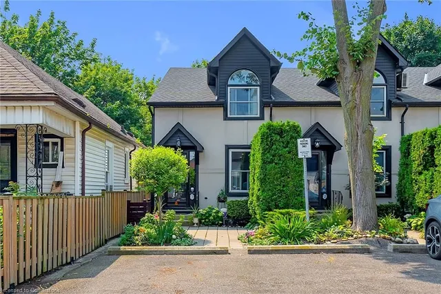 23 Macaulay St Unit 3