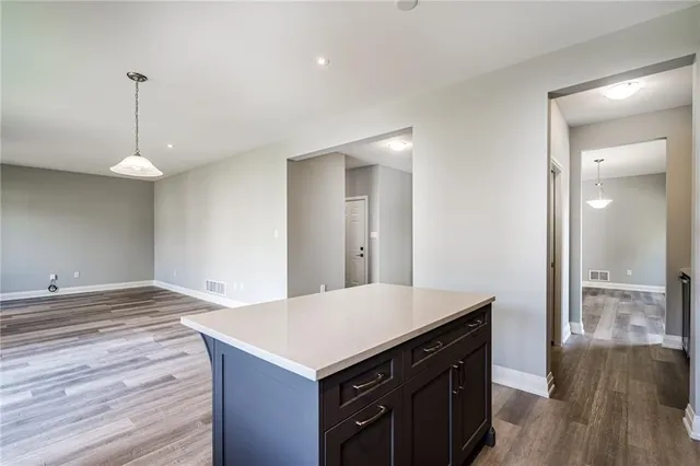 Additional image 21 of 219 KLEIN Cir