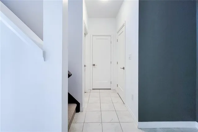 Additional image 21 of 8 SHOWERS Lane