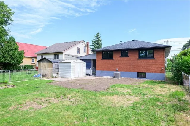 Additional image 43 of 66 HOWE Ave