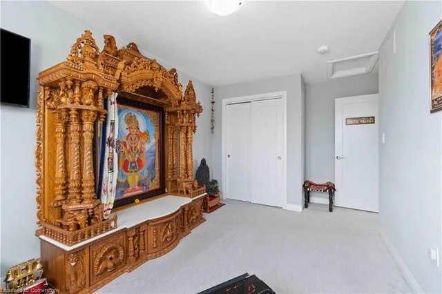Additional image 31 of 126 Laguna Village Cres