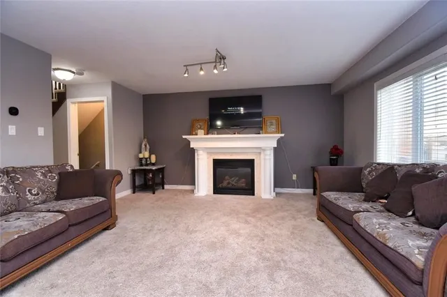 Additional image 9 of 30 NEWLOVE St
