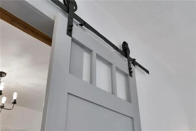 Additional image 21 of 285 King St Unit 8