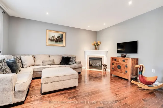 Additional image 8 of 72 Sidney Cres