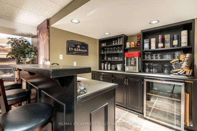 Additional image 33 of 47 Woodend Dr