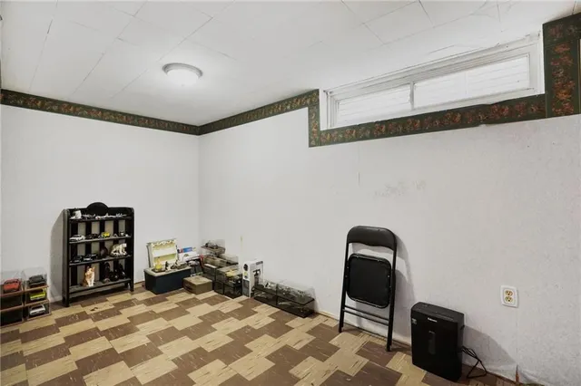 Additional image 29 of 38 DUBARRY Blvd