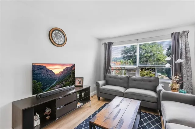 Additional image 4 of 57 Mericourt Rd Unit 302