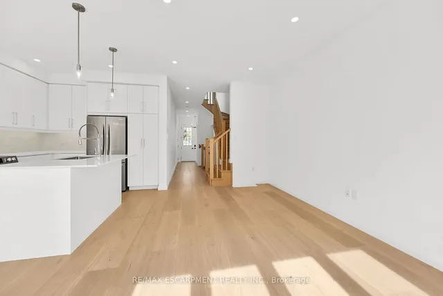 Additional image 21 of 35 Kingfisher Dr