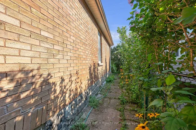 Additional image 29 of 560 Aberdeen Ave