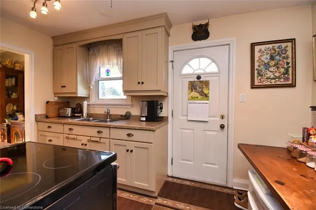 Additional image 12 of 9 Vilma Ave