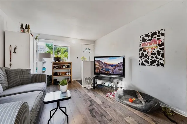 Additional image 9 of 105 WARD Ave