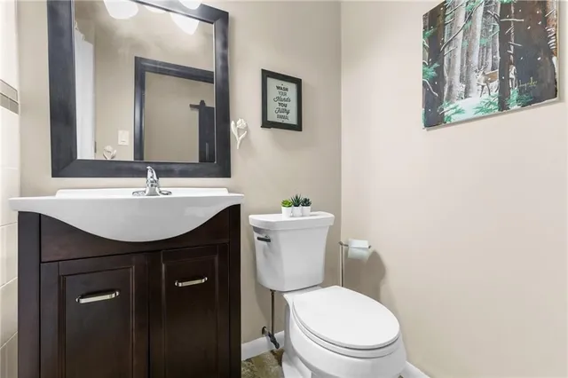 Additional image 33 of 711 RIDGE Rd