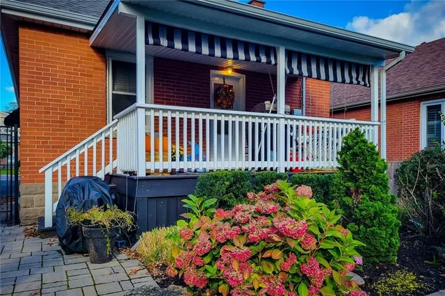 Additional image 34 of 133 CAMERON Ave