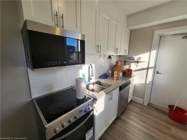 Additional image 28 of 41 Albert St Unit 101