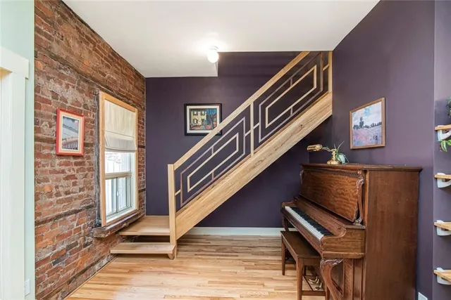 Additional image 31 of 205 WENTWORTH St